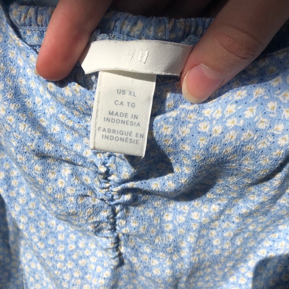 H&M square neck floral top with sleeves XL - Picture 3 of 4